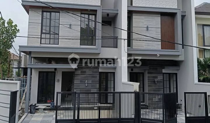 Termurah Rumah Gress Dijalan Utama Manyar Under 2M Row Jalan 4 Mobil
