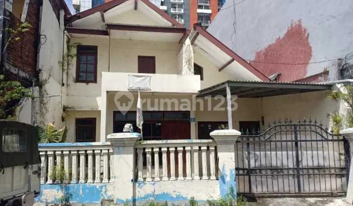 Quick Sale Price Drop 2-Story House Strategic Location One Step to Petra University Suitable for Dormitory Business in Siwalankerto Surabaya 2