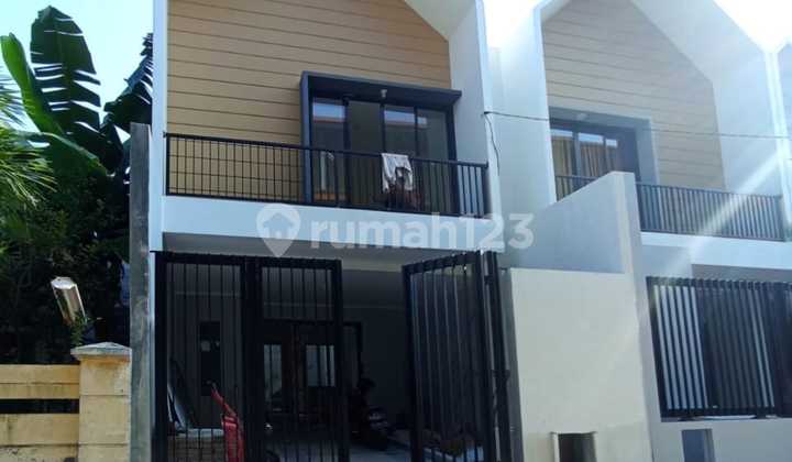 Termurah Tinggal 1 Unit Rumah Gress Scandinavian 2 Lantai di Kalijudan Barat Surabaya