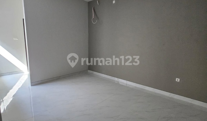 Rumah Mewah Baru Tropis Modern Kualitas Premium di Kutisari Surabaya Selatan 2