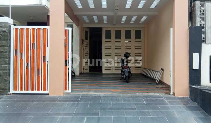 Jual Cepat Rumah Mewah Semi Furnish di Gayung Kebonsari Dekat Tol Cito Mall A. Yani Surabaya 2
