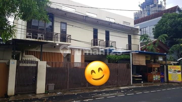 Rumah luas lokasi strategis di Jakarta Pusat. 1