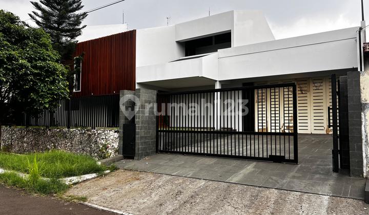 Rumah Bagus Baru Renov Modern Tropis Jalan Lebar di Cinere