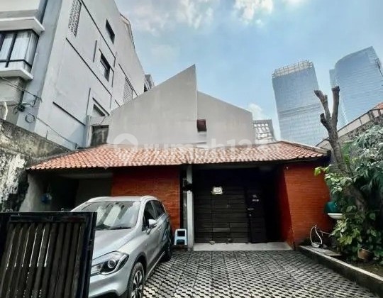 Rumah Bagus Cocok untuk Hunian dan Kost-Kostan Lokasi Strategis di Setiabudi Harga di Bawah NJOP