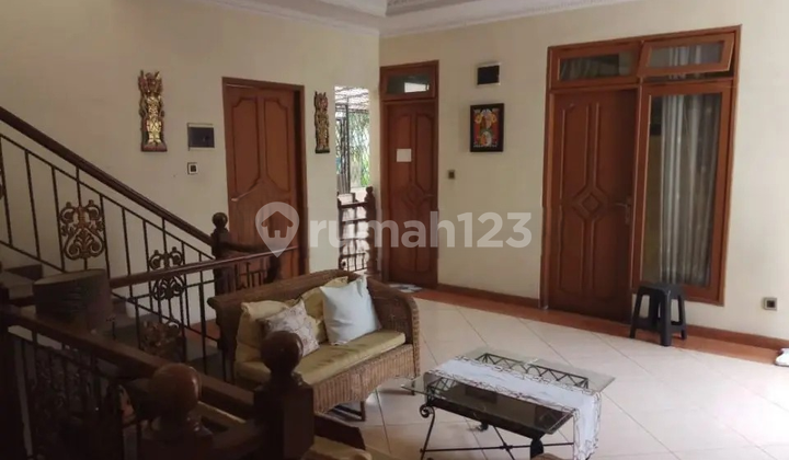 Rumah Siap Huni Lokasi Strategis di Tebet Harga di Bawah Pasar
