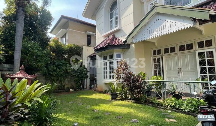 Rumah Lama Terawat di Cisanggiri Kebayoran Baru Jarang Ada Rumah Lama Terawat di Cisanggiri Kebayoran Baru Jarang Ada