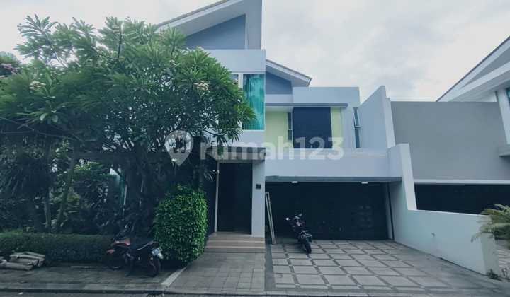 For Rent Luxury Townhouse Ready to Occupy and Flood-Free in Kemang