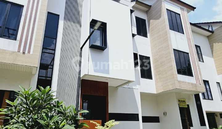 The Aesthetic Townhouse Modern Minimalis At Cipayung, Jakarta 