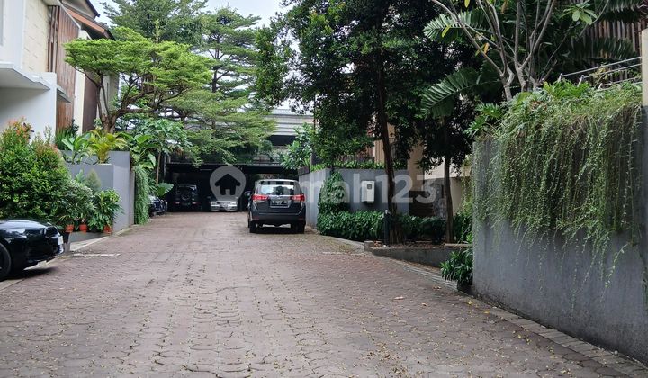 Rumah Tropis Modern Bagus Semi Unfurnished 2