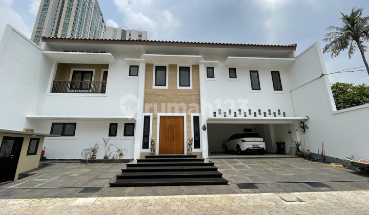 For Rent Modern Tropical House Furnished w/Private Lift at Kemang