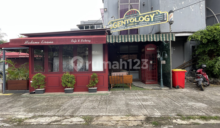 Komersial Pinggir Jalan Raya Posisi Hook di Kemang Ampera