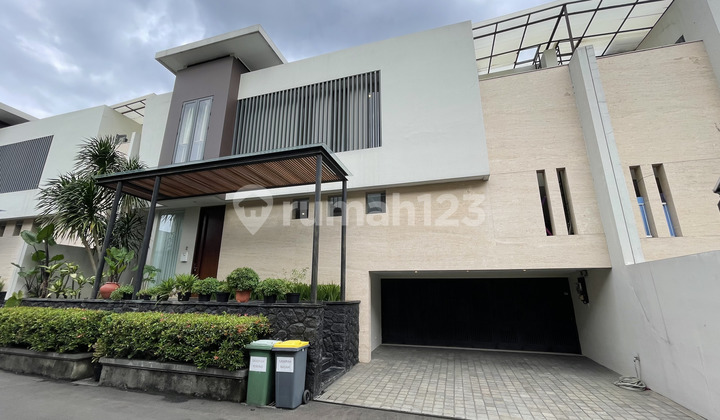 Townhouse 3 Lantai Modern Tropis Fully Furnished di Cipete