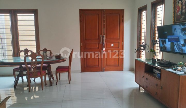 Rumah Bagus Modern Full Furnished SHM Pejaten, Jakarta Selatan 2