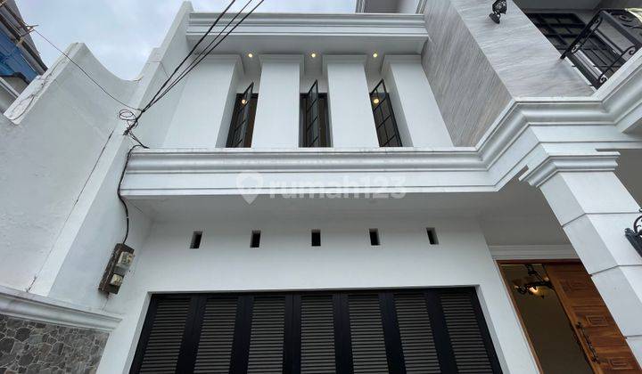 Rumah Mewah Design Neo Classic di Gandaria  1