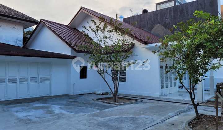 151. Rumah Bagus Modern Unfurnished Senopati  2