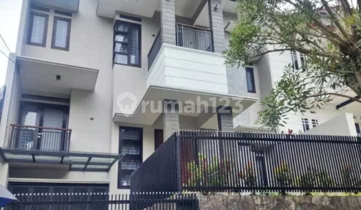 Jual Rumah Luas Terawat Di Setiabudi Bandung Utara Harga Menarik Jual Rumah Luas Terawat Di Setiabudi Bandung Utara Harga Menarik