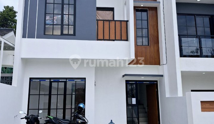 Rumah Dekat Pusat Kota Bandung 2 Lantai Hanya 500 Jutaan Dijual  1