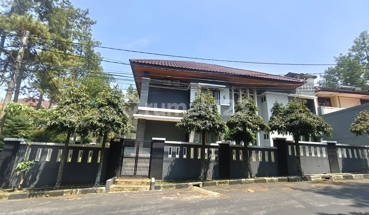 For Sale Spacious House Below Market Price Hook Position In Gegerkalong Setiabudi North Bandung 2