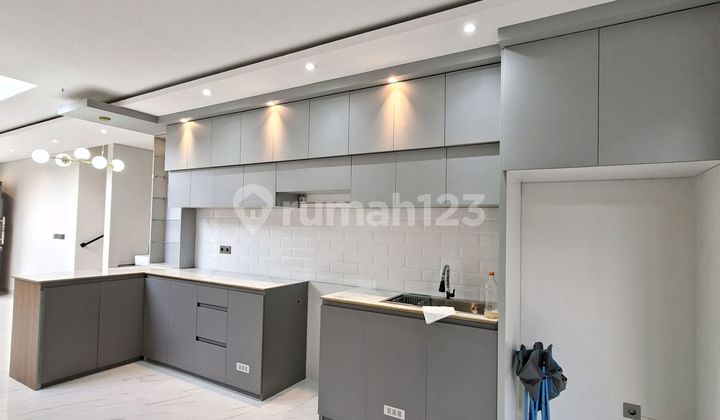 Sell a Beautiful Luxury House Near Isola Upi Setiabudi North Bandung 2