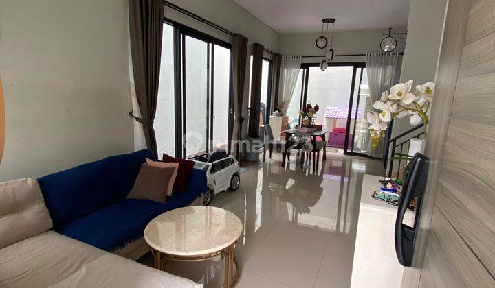 Jual Rumah Cantik Plus Rooftop Dekat Alun-alun Kota Cimahi Harga Menarik  2
