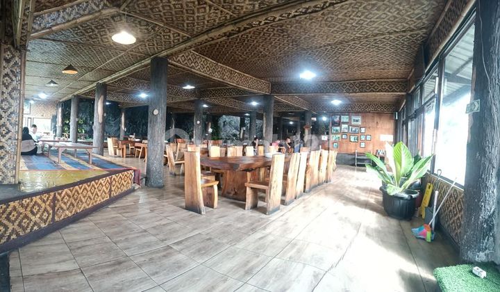Quick Sale Restaurant in Strategic Location with Spacious Parking, Affordable Price Near Lembang Bandung Tourist Area
