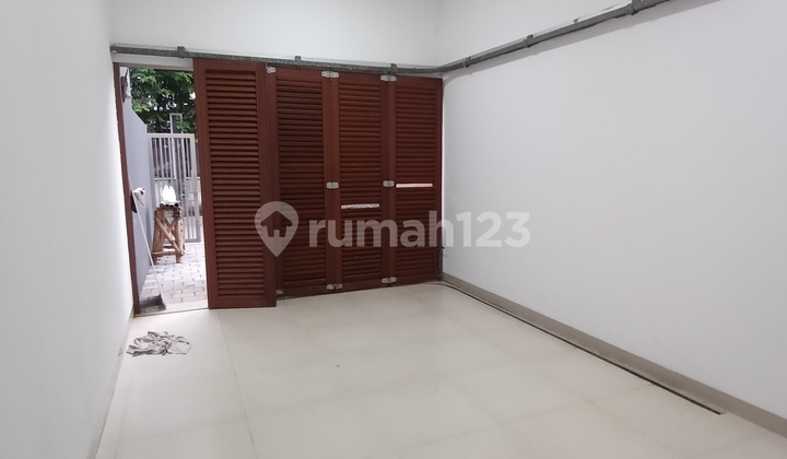 Sell House Large Land Location In The Center Of Bandung Bkr Regol Twin Suryalaya Pasirluyu Pasirsalam Near Batununggal Buahbatu Bandung 2