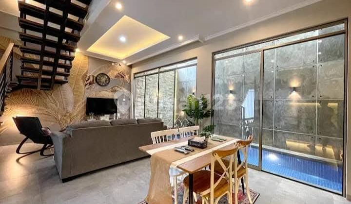 Jual Rumah Cantik 3 Lantai Plus Jacuzzi / Kolam Renang di Cigadung Sayap Dago Bandung Utara Murah 2