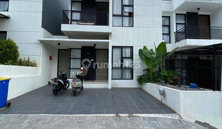 Jual Rumah Cantik Plus Rooftop Dekat Alun-alun Kota Cimahi Harga Menarik  1