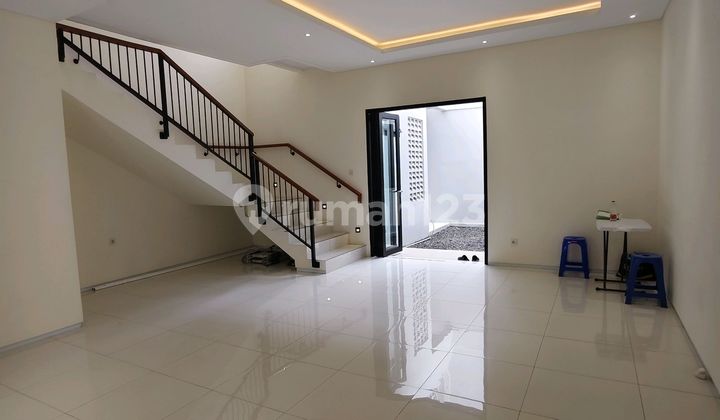 New Contemporary Design House in Sayap Turangga Buahbatu, Buah Batu, Bandung For Sale 2