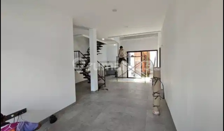 Jual Rumah Baru Tropical Desain Di Antapani Kota Bandung Harga Menarik  2