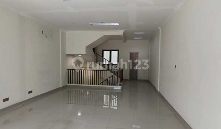 For Rent: Aristotle Shop House Facing Sumarecon Serpong Boulevard Road 2