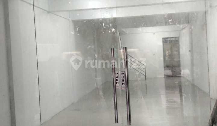 For Rent: Shop House Facing Bandengan Street