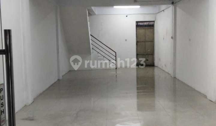 For Rent: Shop House Facing Bandengan Street