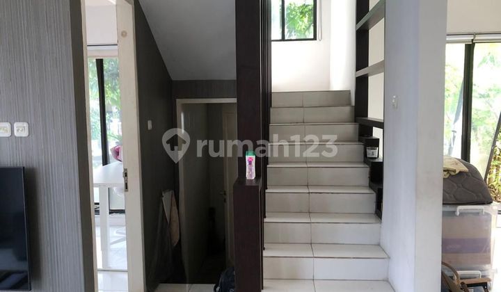 Rumah Hook di Melia Residence Graha Raya 2