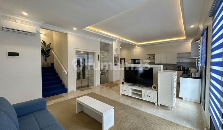 For Sale 3-Story House with Elevator in Winona Alam Sutera 2