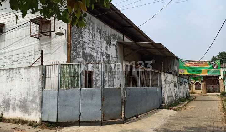 Warehouse for sale super cheap in Cipondoh near Green Lake.