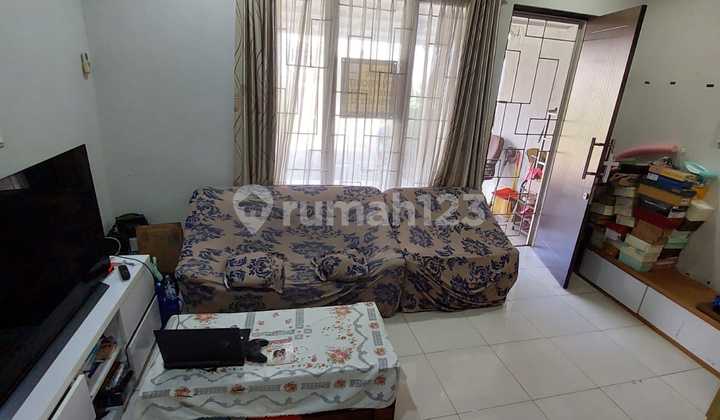 Semi-Furnished House Ready to Occupy in Viola Cluster, Graha Raya Area Semi-Furnished House Ready to Occupy in Viola Cluster, Graha Raya Area