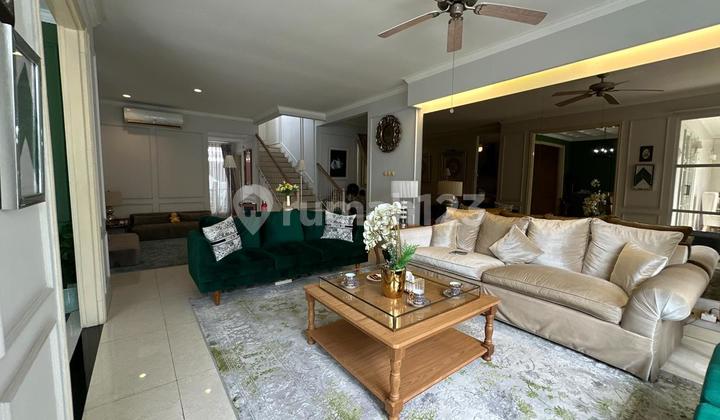 Dijual Rumah Townhouse Full Furnished dengan Kolam Renang 1