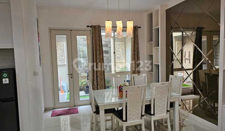 Rumah Furnished Cakep Dekat Pasar 8 di Leora Alam Sutera 2