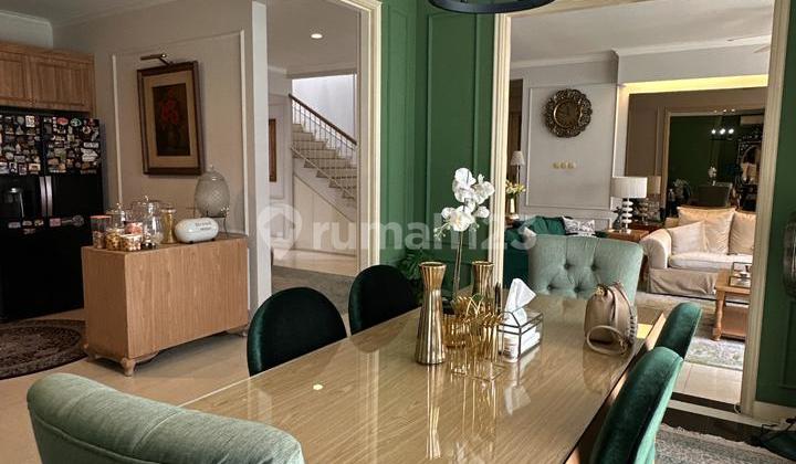 Dijual Rumah 549M2 Milik Artis Ternama di Jakarta Selatan