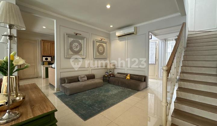 Dijual Rumah Townhouse Full Furnished dengan Kolam Renang 2