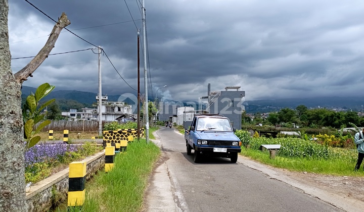 Villa Batu Lokasi Strategis Dekat Tempat Wisata