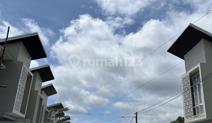 Rumah Villa Lokasi Strategis Dekat Tempat Wisata Batu Rumah Villa Lokasi Strategis Dekat Tempat Wisata Batu