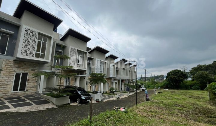 Rumah Villa Batu Malang Siap Huni Cocok Buat Investasi