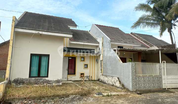 Strategic SHM House Near Campus in Malang City 2