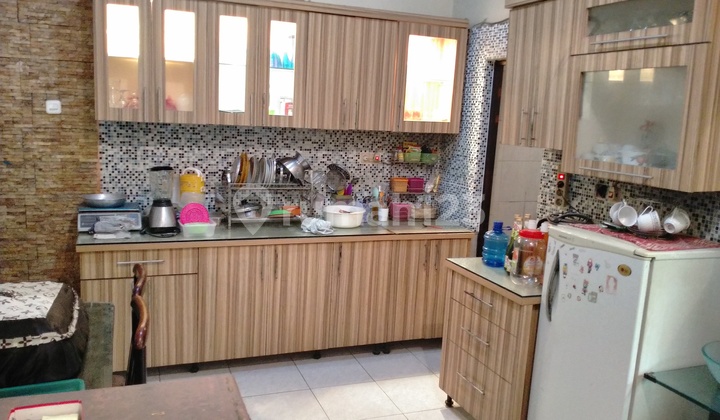 Rumah Kos Aktif Full 2,5 Lantai Bonus Usaha Laundry Aktif Dekat Area Komersial Kedungdoro