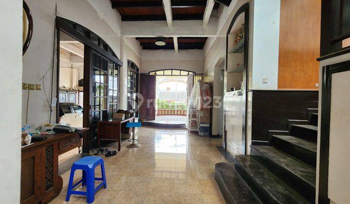 Under Market !!! Bangunan Hitung Tanah, Rumah Tengah Kota Surabaya 2