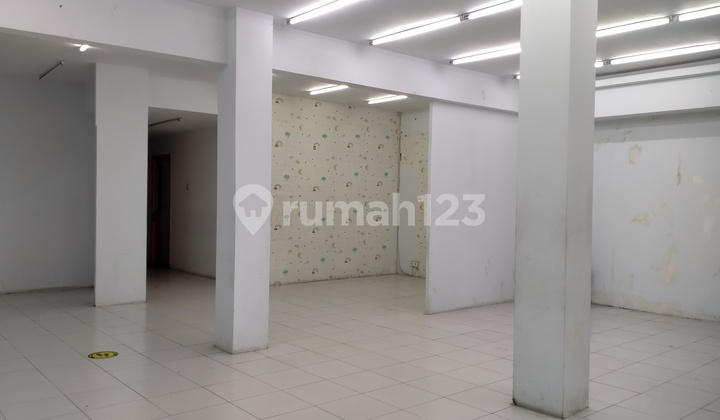 Strategic Commercial Shop Building on Dharmahusada Main Road, Zero, Double Access, East Surabaya Main Road