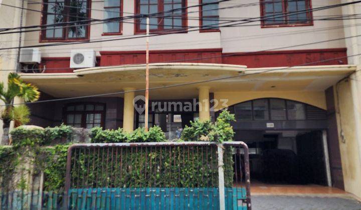 Under Market !!! Bangunan Hitung Tanah, Rumah Tengah Kota Surabaya 1