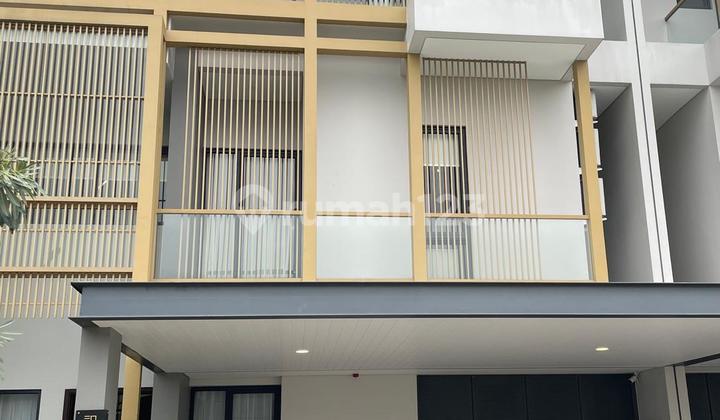 For Rent Eanna Cluster House in BSD City Tangerang 4+1 Bedroom Ready to Occupied Strategic Location For Rent Eanna Cluster House in BSD City Tangerang 4+1 Bedroom Ready to Occupied Strategic Location